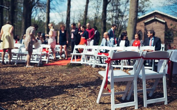 Weddingchairs in bos Austerlitz