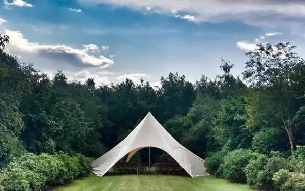 Starshade Tent in het bos